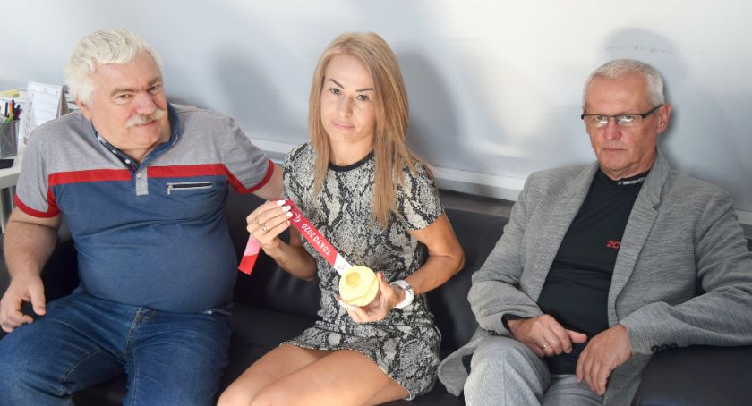 Obiecałam złoto i słowa dotrzymałam
