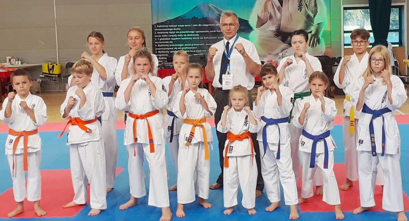 Dziewięć medali nyskich karateków