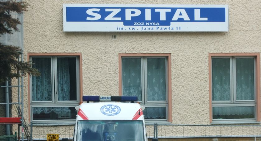 Kierowca potrącił 1,5-rocznego chłopca. Dziecko walczy o życie
