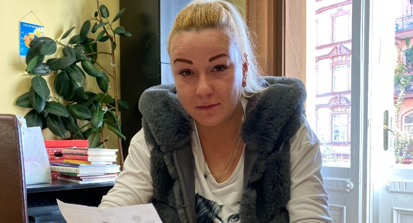 Jedna siostra piła, drugą zatrzymano