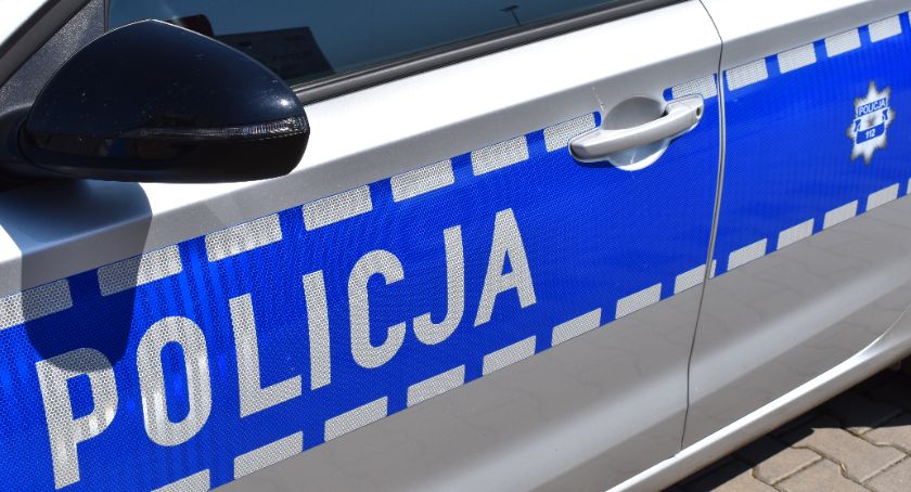 Kobieta dwa dni siedziała w rowie. Kierowcy nie byli obojętni 