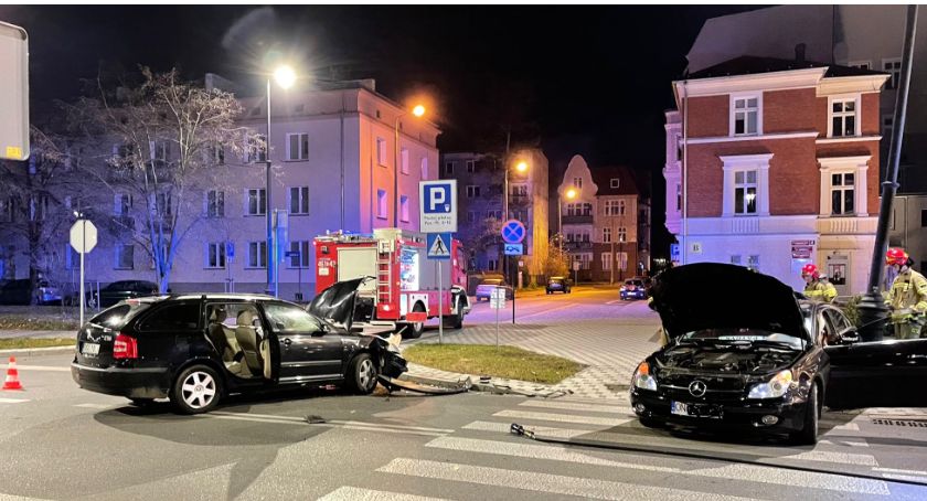 Zderzenie na Piastowskiej. Sprawca uciekł z miejsca