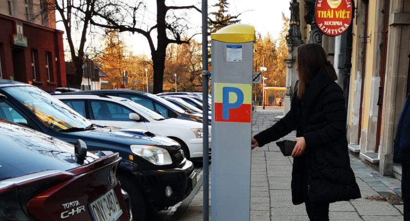 Drożej za parkowanie. Ile zapłacą kierowcy? 
