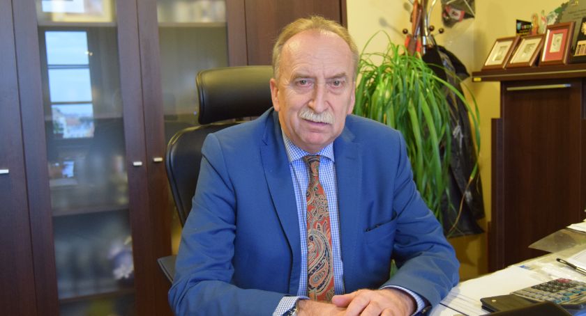 Burmistrz zarobi prawie 20 tys. zł brutto 