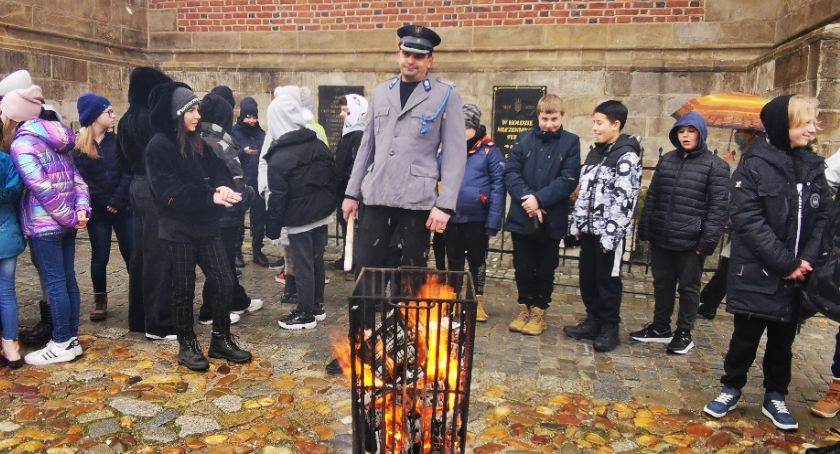 Obchody 40 - lecia ogłoszenia stanu wojennego pod krzyżem Solidarności 