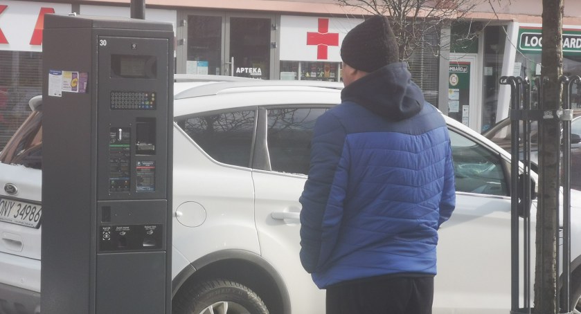 Opłaty parkingowe do poprawki. Wojewoda unieważnił stawki 
