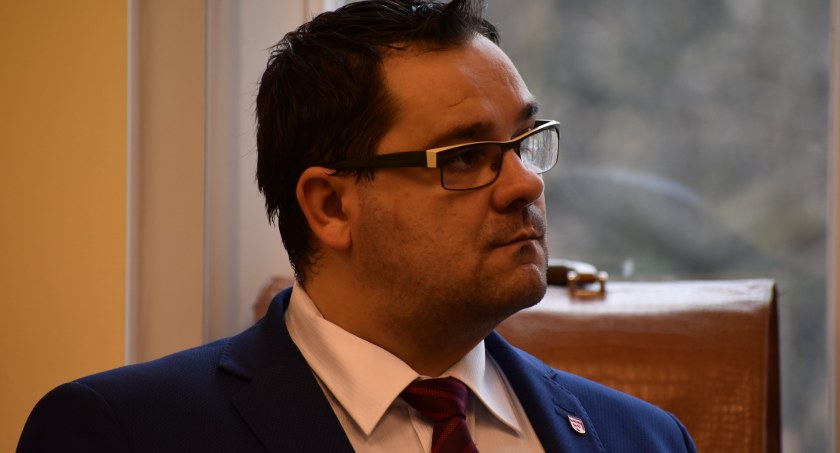 Kolejny radny burmistrza dostał gminną fuchę