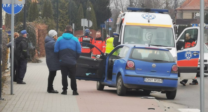 Zderzenie na skrzyżowaniu ul. Mickiewicza i Gałczyńskiego
