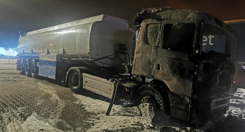 Pożar cysterny na stacji benzynowej 