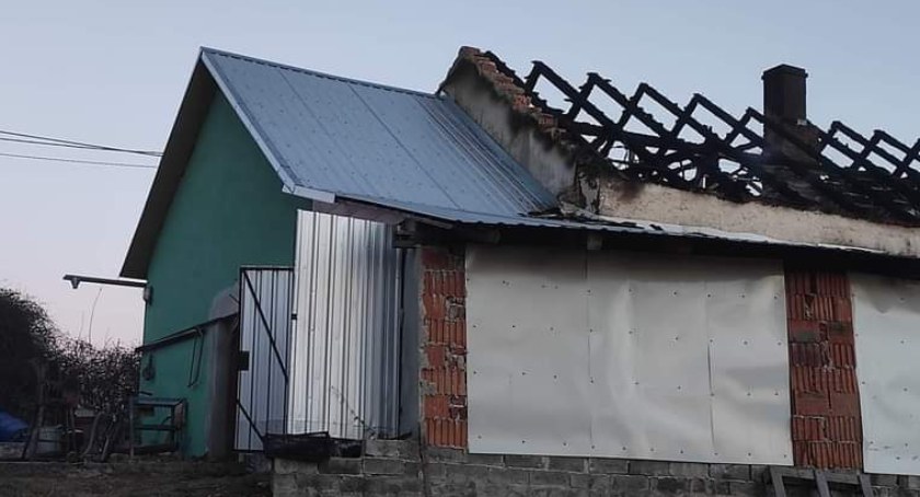 Pożar w Jarnołtowie. Właściciel nie może wrócić do domu
