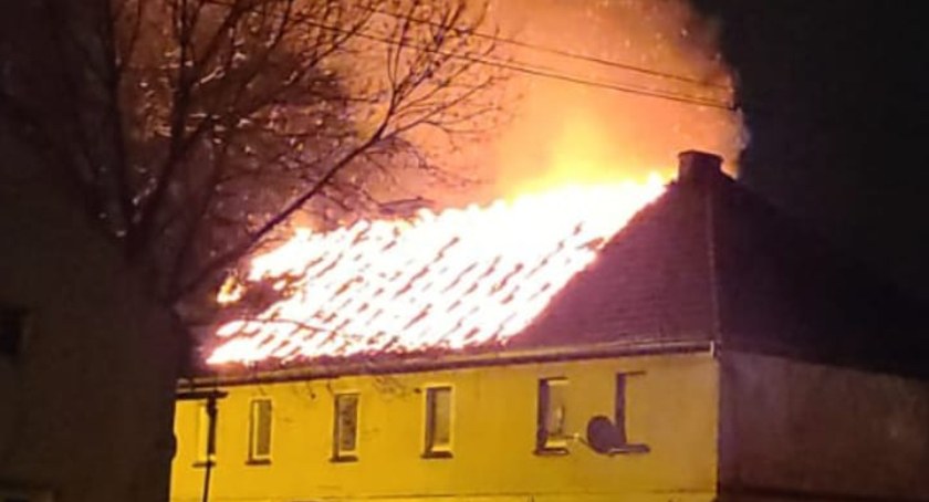 Pożar świetlicy wiejskiej w Myszowicach 