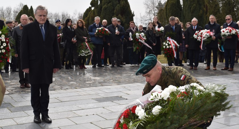 Wicepremier Gliński w Łambinowicach