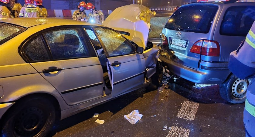 Wypadek BMW na ul. Piłsudskiego. Jedna osoba poszkodowana 