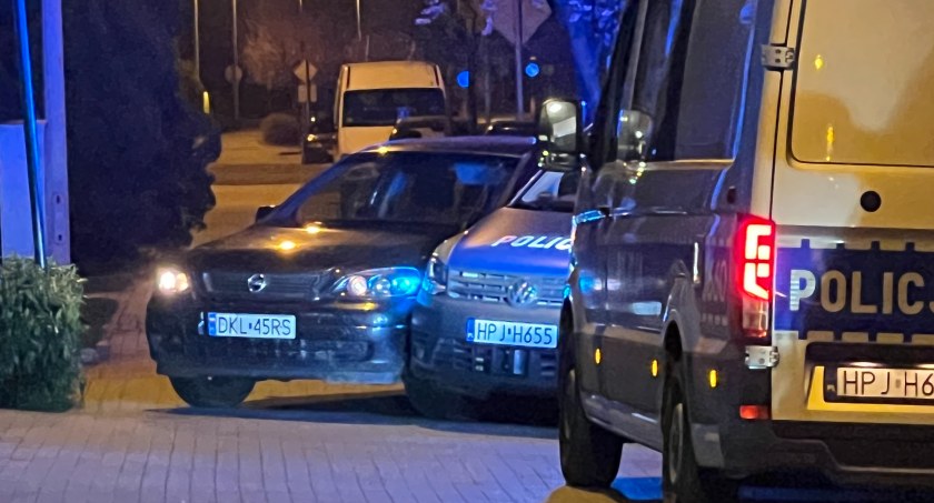 Radiowóz staranował uciekający samochód [FOTO]