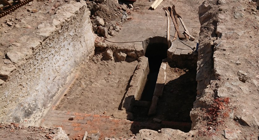 Łaźnia żydowska odkryta pod ruinami synagogi 