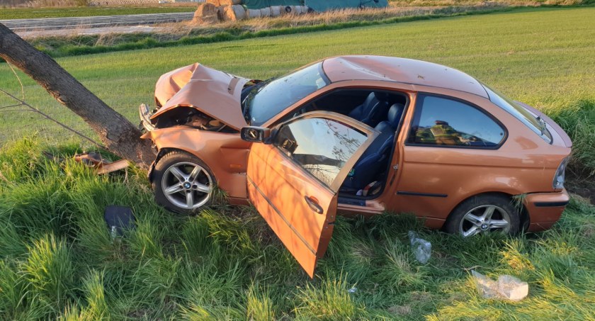Wypadek BMW na drodze krajowej 46