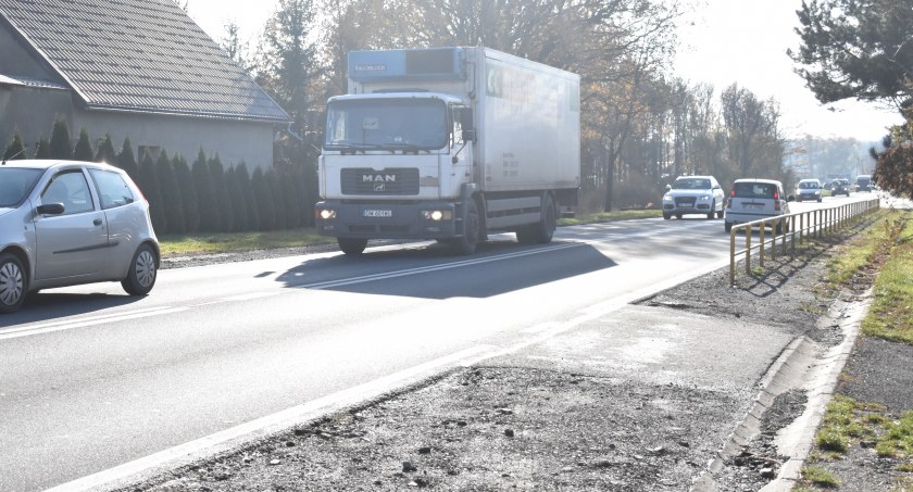 Trzy firmy chcą przebudowywać DK 46 z Nysy do Pakosławic 