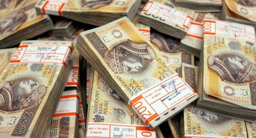Kobieta przekazała oszustom 60 tysięcy złotych