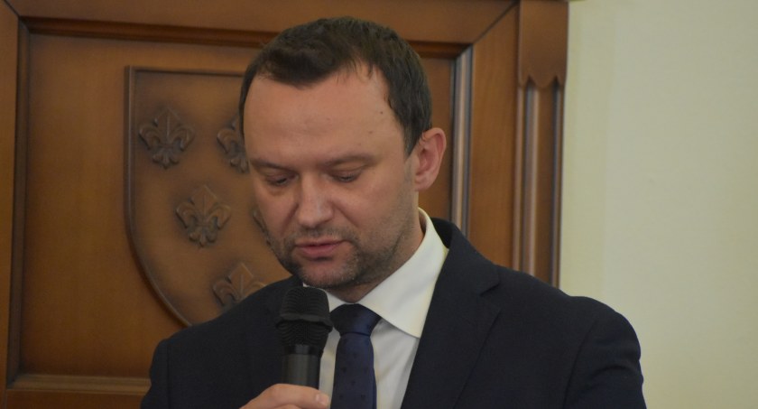 Wojna o drogę. Powiat wycofał się z ważnej inwestycji