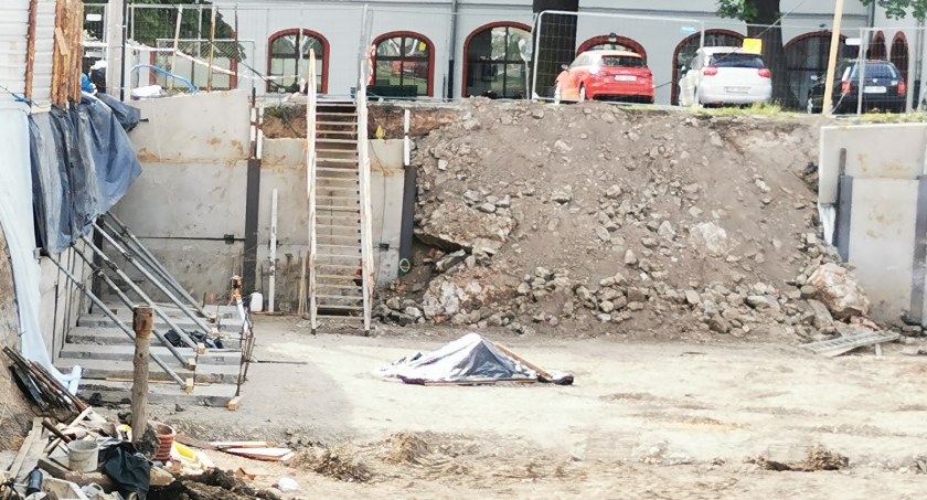 Niebezpieczna budowa przy Kramarskiej
