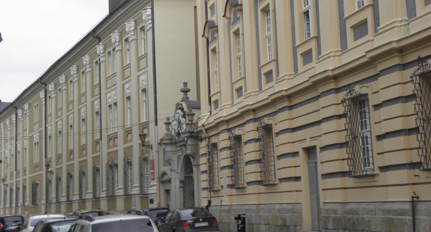 Trzech kandydatów. Kto będzie kierował Carolinum?