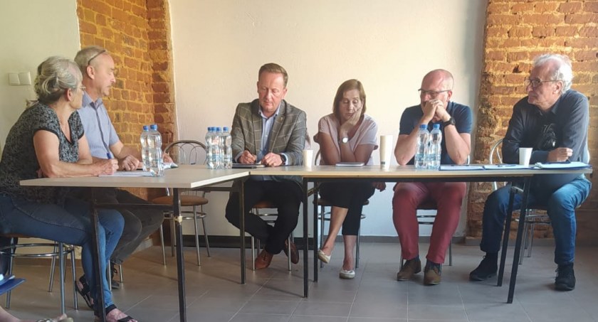 Dziury, prędkość, niebezpieczeństwo…