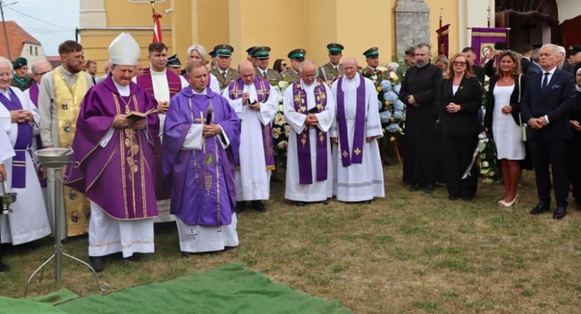 Ostatnie pożegnanie ks. Andrzeja Kwiczali 