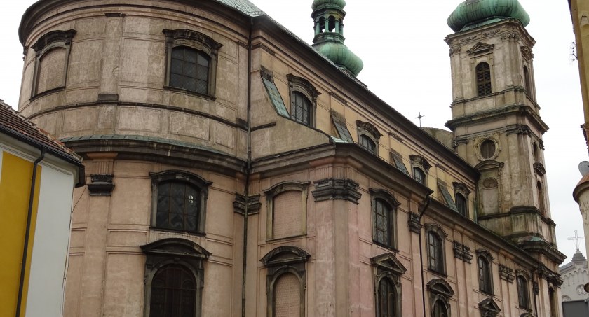 Potrzebne miliony na ratowanie powiatowego kościoła