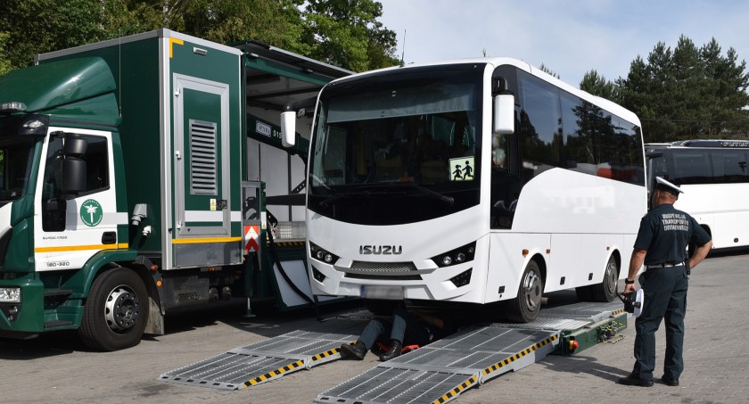 Wakacyjna kontrola autobusów z dziećmi? ITD nie przyjedzie 