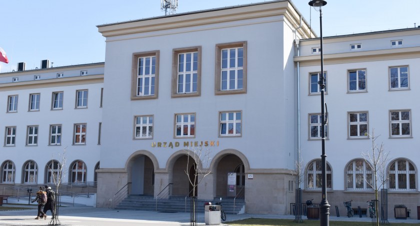 Analizują już trzy miesiące