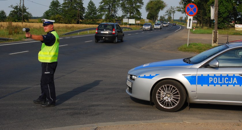 Jechał z zawrotną prędkość w pobliżu przejść dla pieszych