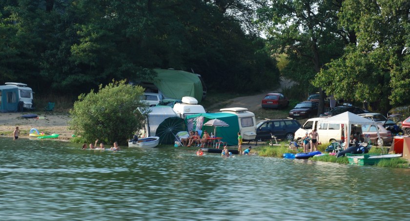 Chcą ciszy nad jeziorem 