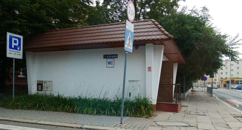 Szalet do rozbiórki
