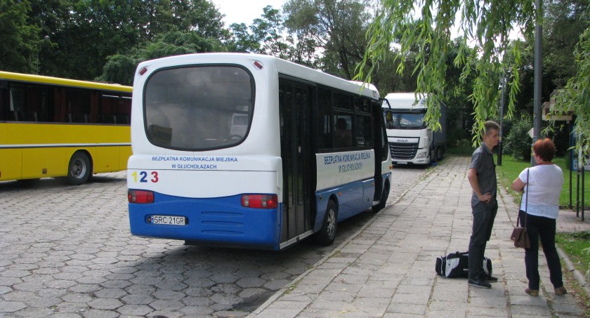 Co z dalej komunikacją miejską?