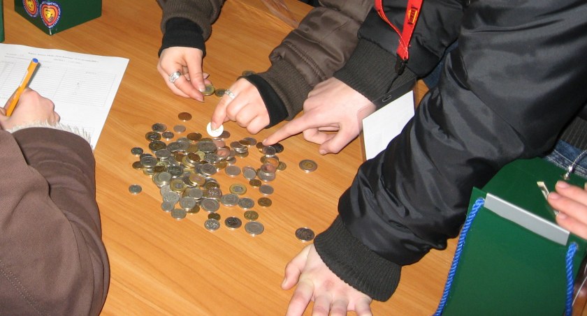 Podatek od dobroci? Chcieli pomóc, zostali skontrolowani