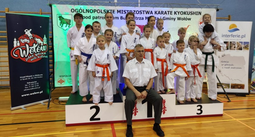 Nyscy karatecy z medalami