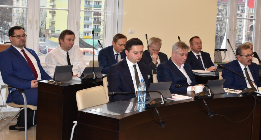 Podatek od nieruchomości w górę. Koalicja burmistrza za!