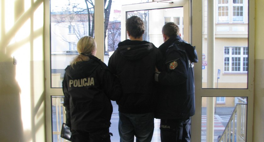 Pijany przyjechał na stację paliw