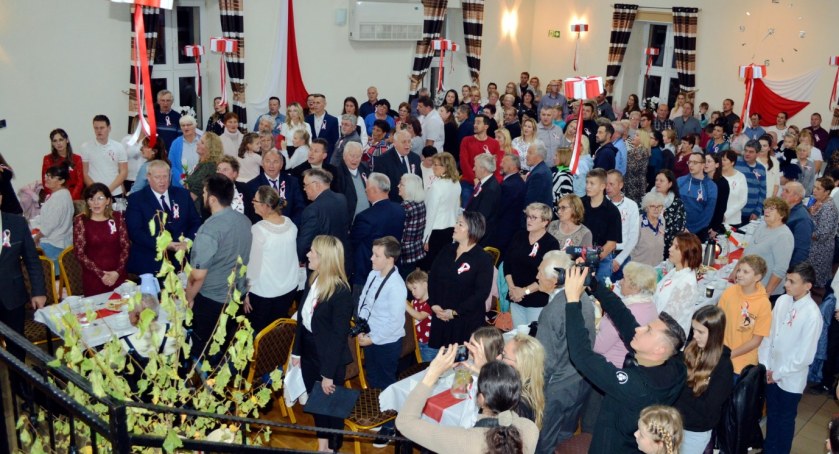 Wieczór z Niepodległą we Włodarach 