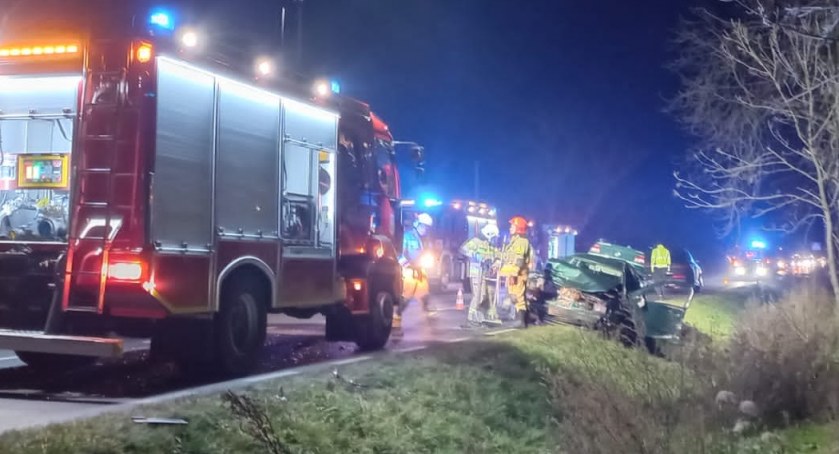 Wypadek na drodze 401 przed Starym Grodkowem  