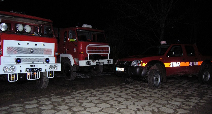 Pożar pustostanu, sąsiad trafił do szpitala