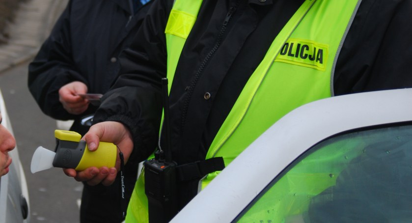 Wydmuchał śmiertelną dawkę alkoholu. Prowadził auto, choć miał dożywotni zakaz 