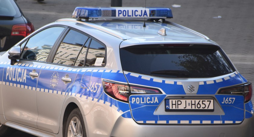 Zgłosił złe parkowanie. Czy odpowie za bezpodstawne wezwanie policji?