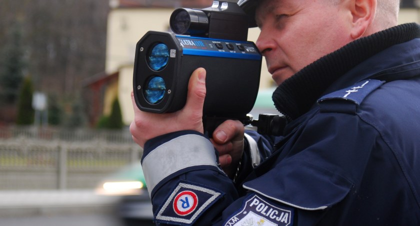 BMW pędziło 109 km/h w terenie zabudowanym