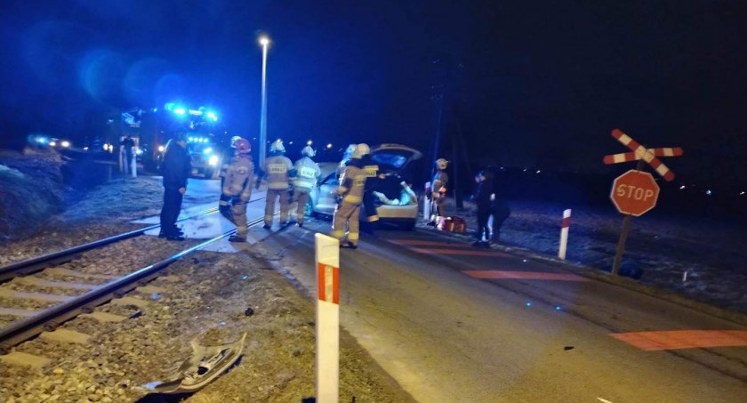 21-latka wjechała wprost pod jadący szynobus