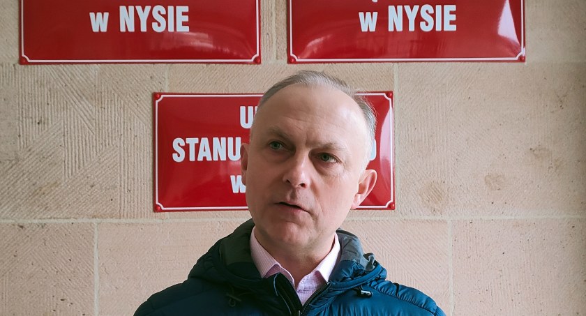 Wierzę w godność i honor. Wywiad z Markiem Święsem 