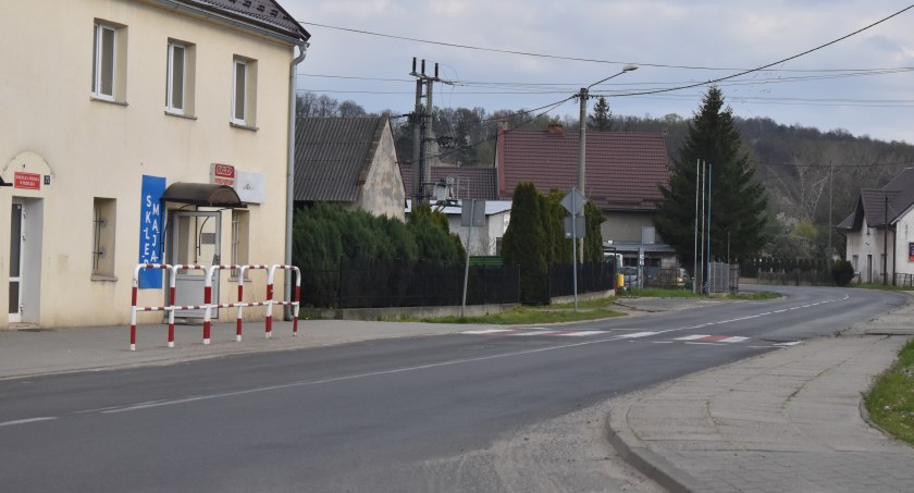 Rusza przebudowa drogi w Przełęku. 1,6 km za 18 mln zł!
