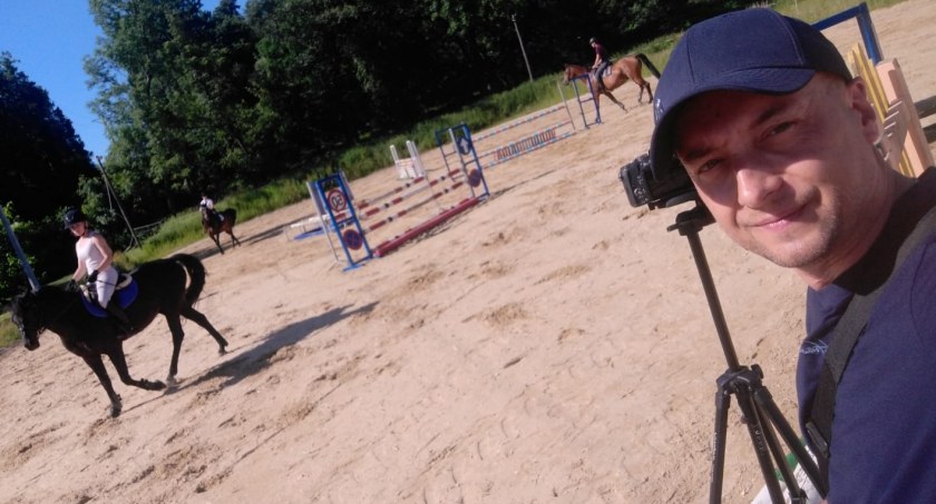 „Konno przez świat” . Film o ludziach wielkiej pasji