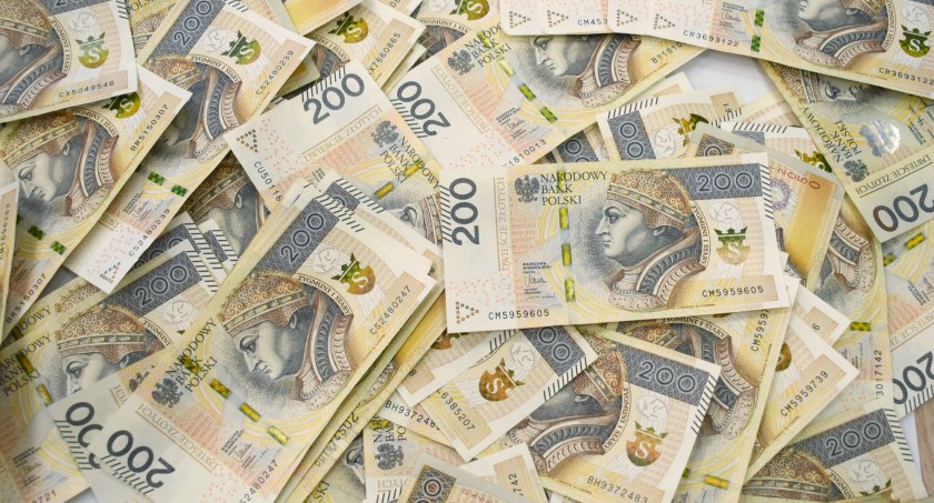 Ile zarobił rekordzista? Oświadczenia majątkowe radnych powiatu nyskiego