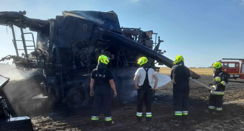Płoną pola i maszyny rolnicze